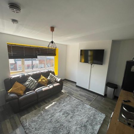 The Willow - Superb Spacious 3 Bed Room Apartment Блекпул Екстер'єр фото